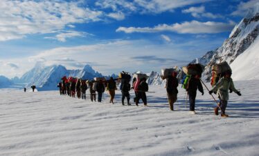 SNOW LAKE, BIAFO-HISPAR TREK