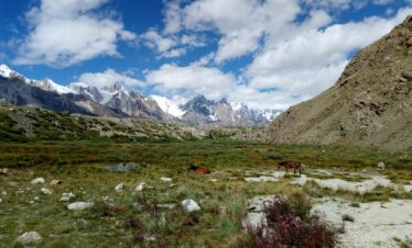 SNOW LAKE, BIAFO-HISPAR TREK
