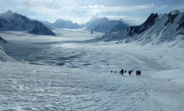 SNOW LAKE, BIAFO-HISPAR TREK