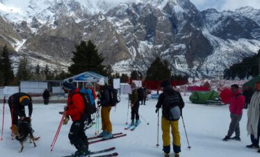 SKI IN NALTAR VALLEY:
