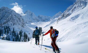 SKI IN NALTAR VALLEY: